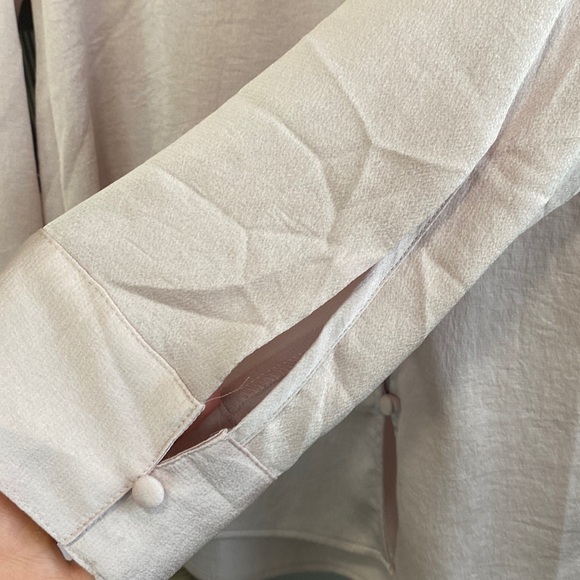 Express Blush Pink Portofino Ruffle V-Neck Button Down Blouse Shirt Bohemian - Picture 13 of 15